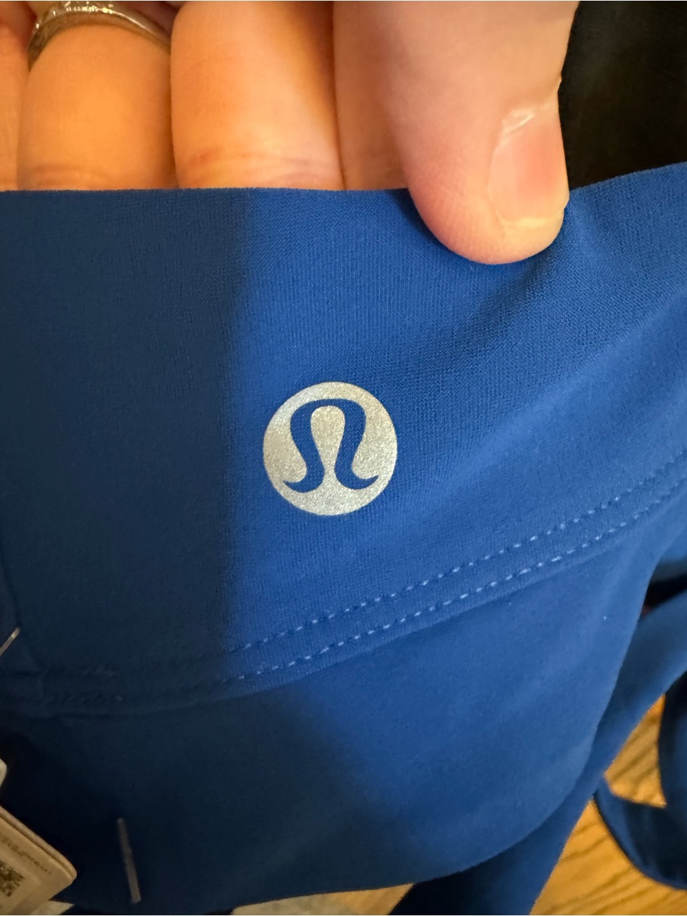 lululemon athletica V-neck Crossover Bra - Picture 4 of 5